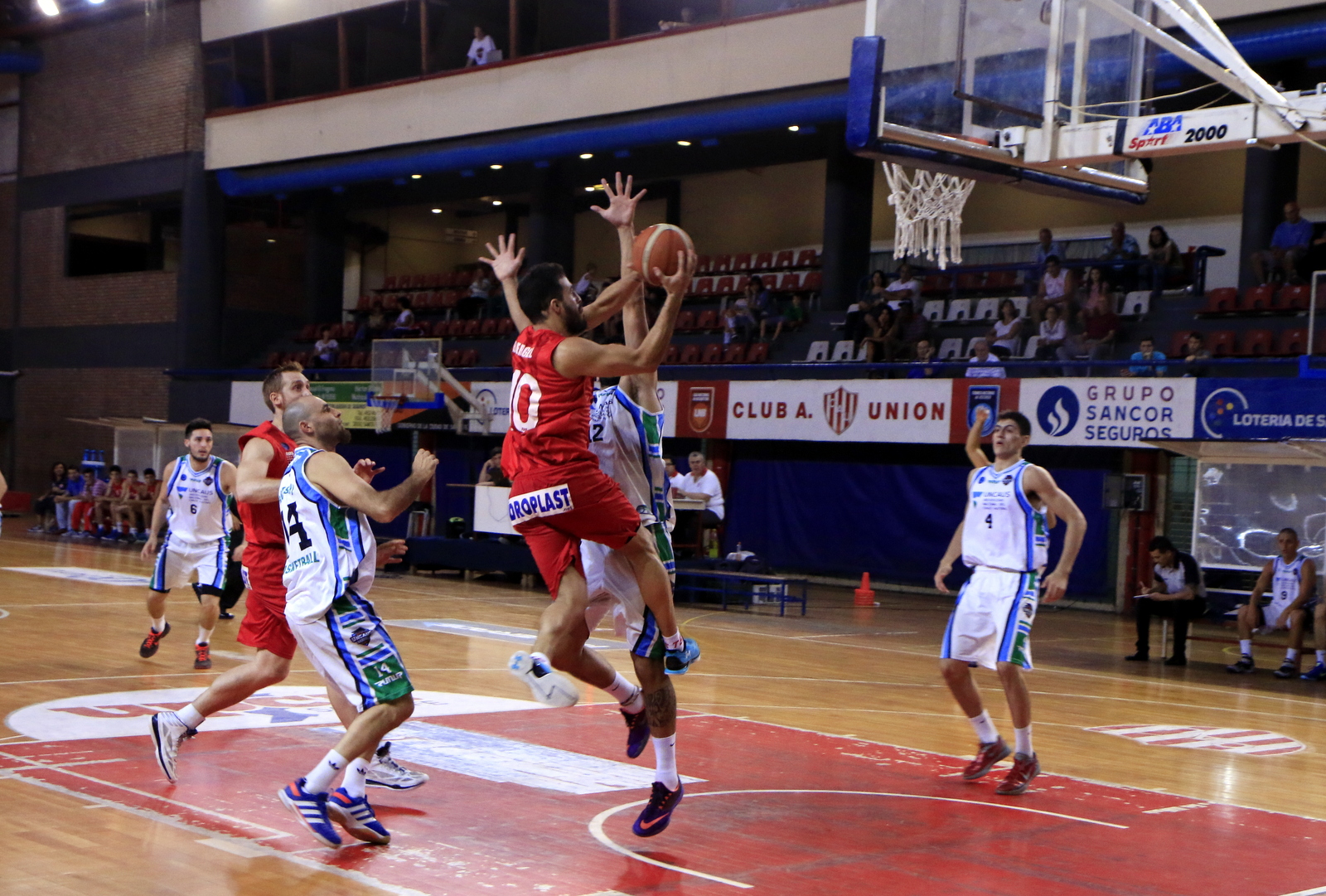 Bergel, de buen partido en penetración. Foto: Gonzalo Sejas (para prensa Unión).