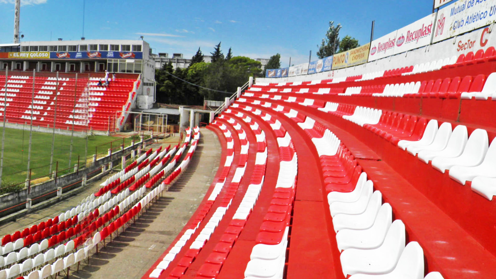 Estadio 15 de Abril