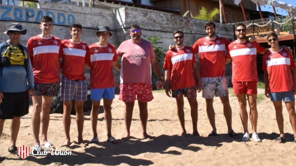 El plantel de Unión disfrutó de una jornada recreativa en la Laguna Setúbal