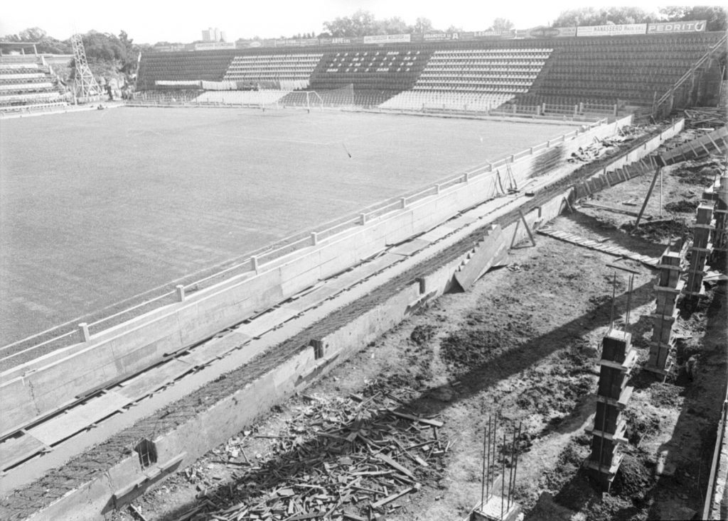 Obras tribuna Norte, 1976