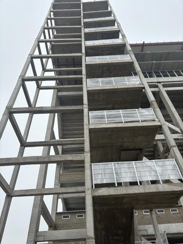 Estructura para ascensores panorámicos a palcos Bandeja Sur, 2024